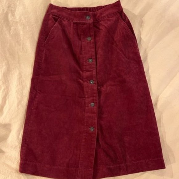 Burgundi Curduroi Skirt - Picture 2 of 4